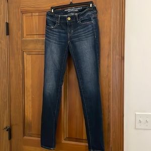 AE Jegging Super stretch, medium/dark wash, Size 0 Regular